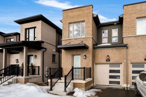 Photo 1 at 37 Turnberry Lane, Painswick South, Barrie