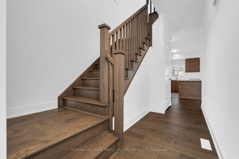 Photo 5 at 37 Turnberry Lane, Painswick South, Barrie