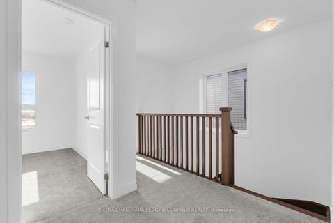 Photo 10 at 37 Turnberry Lane, Painswick South, Barrie