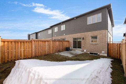 Photo 17 at 37 Turnberry Lane, Painswick South, Barrie