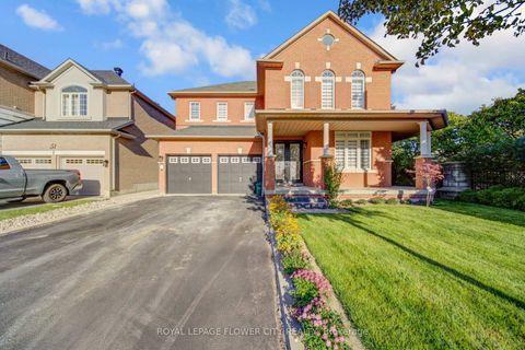 Photo 4 at 57 St Nicholas Crescent, Vellore Village, Vaughan