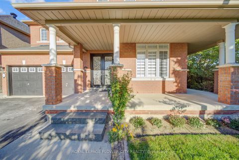 Photo 5 at 57 St Nicholas Crescent, Vellore Village, Vaughan