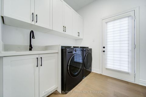 Photo 14 at 57 St Nicholas Crescent, Vellore Village, Vaughan