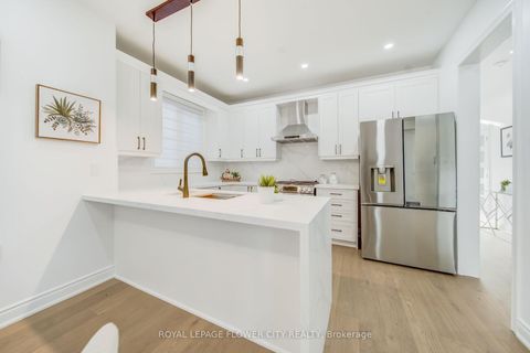 Photo 18 at 57 St Nicholas Crescent, Vellore Village, Vaughan