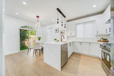 Photo 19 at 57 St Nicholas Crescent, Vellore Village, Vaughan