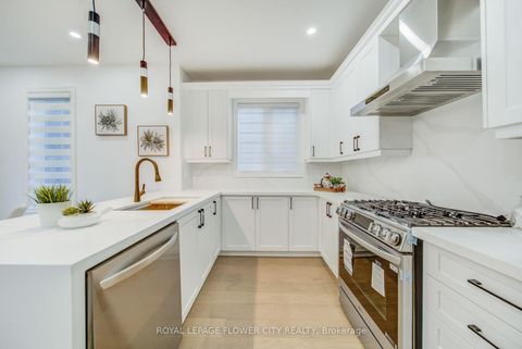 Photo 20 at 57 St Nicholas Crescent, Vellore Village, Vaughan