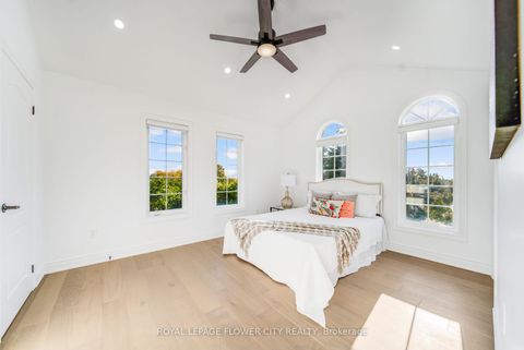 Photo 25 at 57 St Nicholas Crescent, Vellore Village, Vaughan