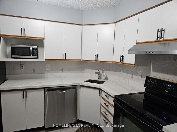 Photo 6 at 1409 - 41 Markbrook Lane, Jamestown, Toronto