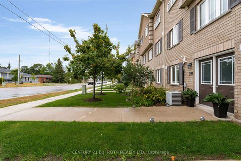 Photo 4 at 221 Harvie Road, Holly, Barrie