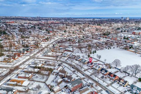 Photo 3 at 15 Medonte Avenue, Birchmount, Toronto