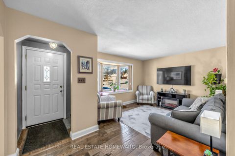 Photo 5 at 15 Medonte Avenue, Birchmount, Toronto