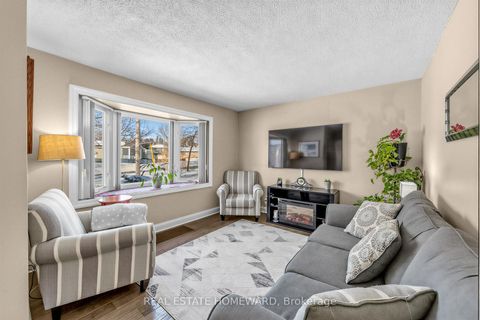 Photo 6 at 15 Medonte Avenue, Birchmount, Toronto