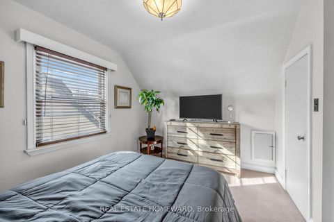 Photo 20 at 15 Medonte Avenue, Birchmount, Toronto