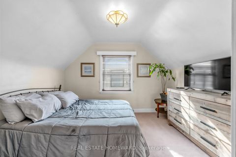 Photo 21 at 15 Medonte Avenue, Birchmount, Toronto