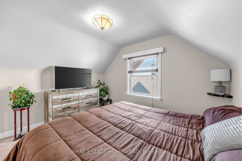 Photo 22 at 15 Medonte Avenue, Birchmount, Toronto