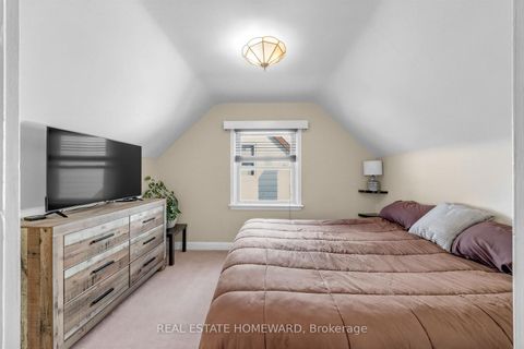 Photo 25 at 15 Medonte Avenue, Birchmount, Toronto