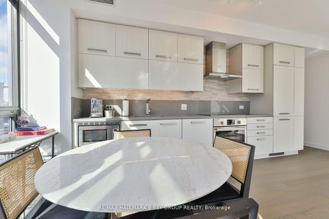 Photo 6 at 710 - 15 Beverley Street, Chinatown, Toronto