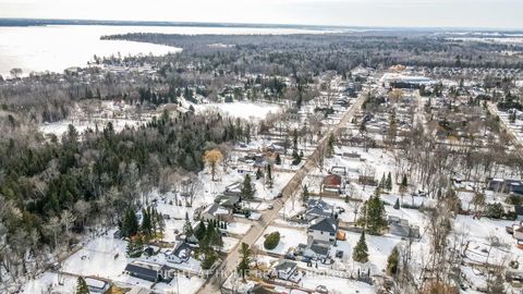 Photo 2 at 938 Ferrier Avenue, Lefroy, Innisfil