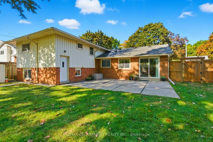 Photo 6 at 5210 Mulberry Drive, Appleby, Burlington