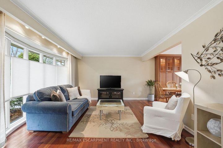 Photo 10 at 5210 Mulberry Drive, Appleby, Burlington