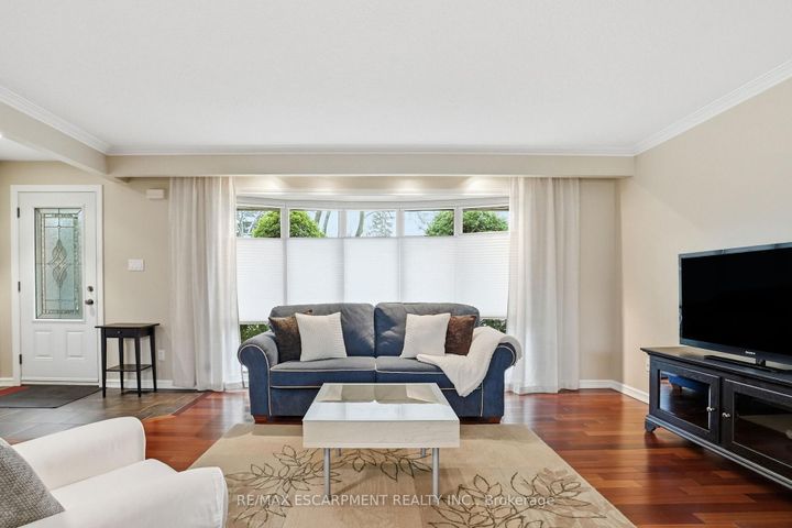 Photo 11 at 5210 Mulberry Drive, Appleby, Burlington