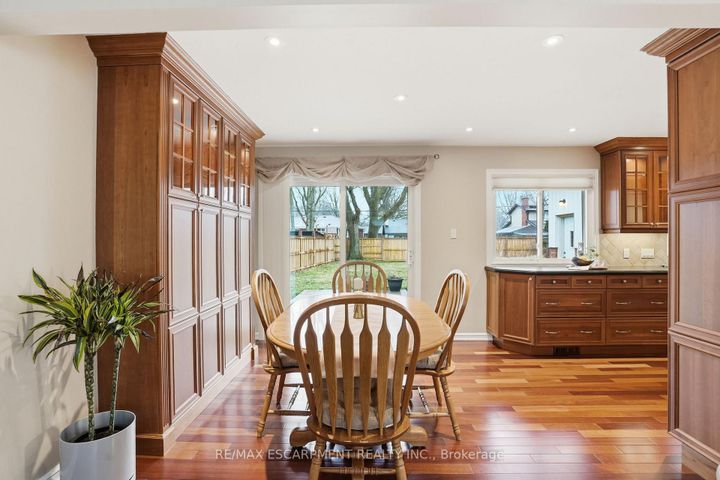 Photo 13 at 5210 Mulberry Drive, Appleby, Burlington