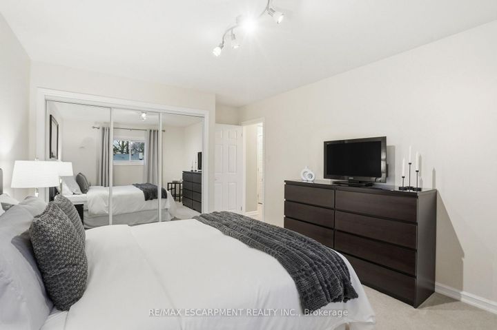 Photo 22 at 5210 Mulberry Drive, Appleby, Burlington