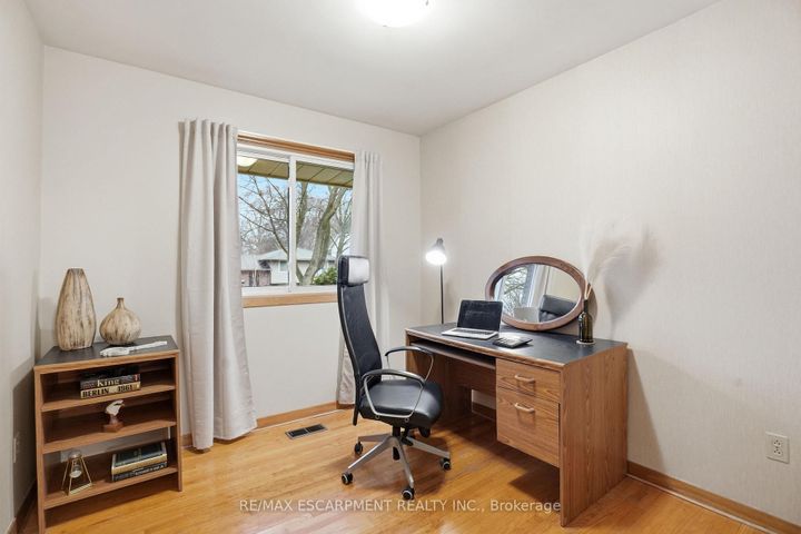 Photo 30 at 5210 Mulberry Drive, Appleby, Burlington