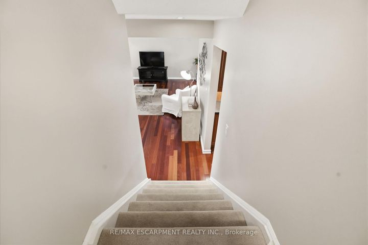 Photo 31 at 5210 Mulberry Drive, Appleby, Burlington