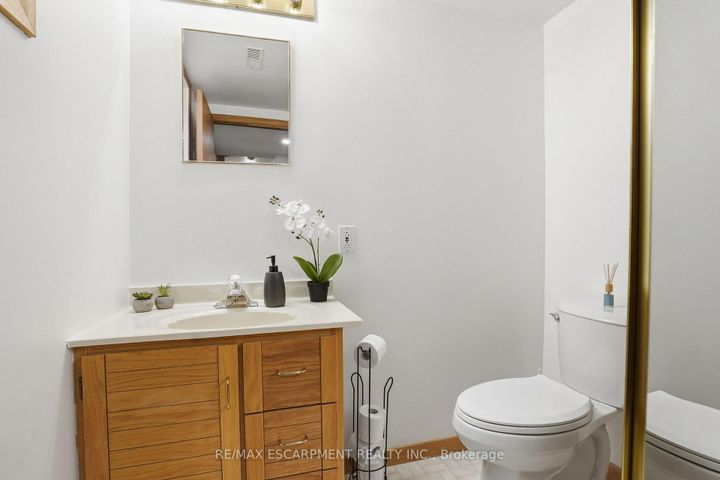 Photo 35 at 5210 Mulberry Drive, Appleby, Burlington