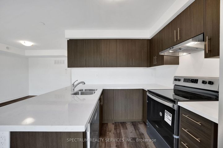 Photo 14 at 15 - 25 Romilly Avenue, Northwest Brampton, Brampton