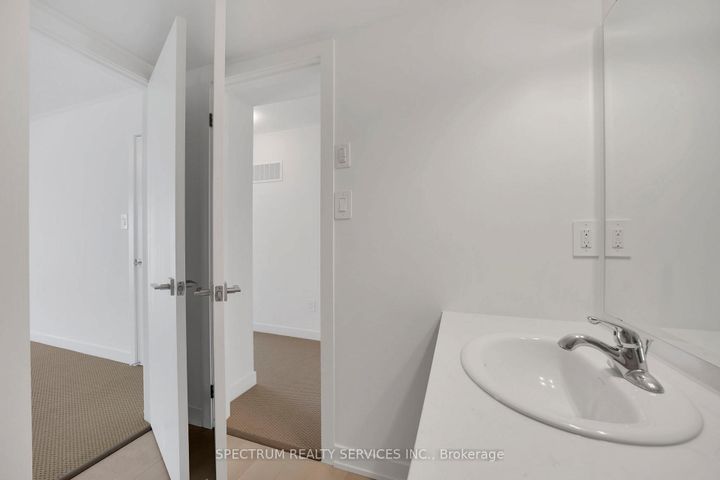 Photo 31 at 15 - 25 Romilly Avenue, Northwest Brampton, Brampton