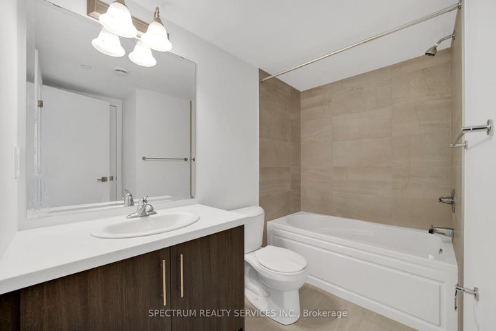 Photo 33 at 15 - 25 Romilly Avenue, Northwest Brampton, Brampton