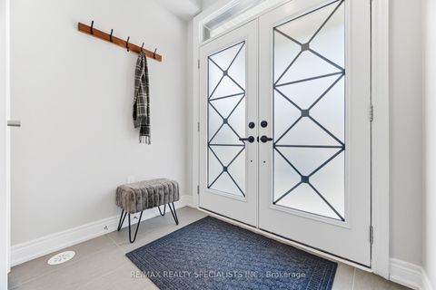 Photo 2 at 57 Hiawatha Court, Islington Woods, Vaughan