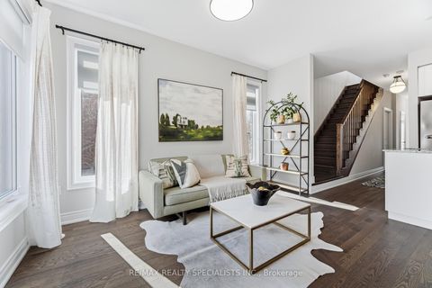 Photo 4 at 57 Hiawatha Court, Islington Woods, Vaughan