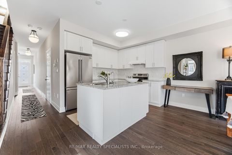 Photo 9 at 57 Hiawatha Court, Islington Woods, Vaughan