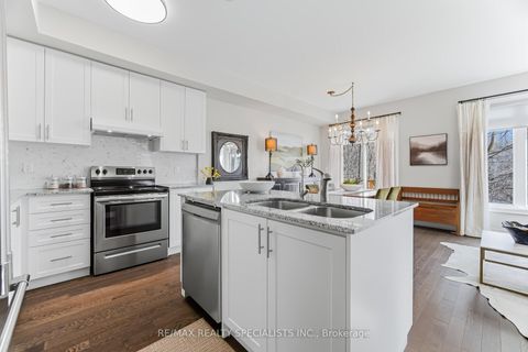 Photo 10 at 57 Hiawatha Court, Islington Woods, Vaughan