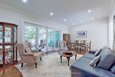 Photo 6 at 8 Waterfield Drive, Bendale, Toronto