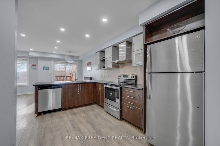 Photo 7 at 144 Crafter Crescent, Stoney Creek Mountain, Hamilton