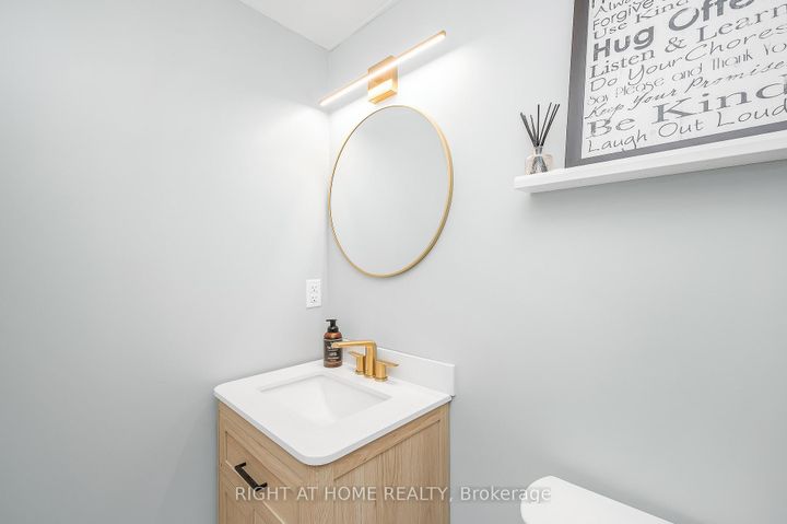 Photo 10 at 107 Bernard Avenue, Fletcher's Creek South, Brampton