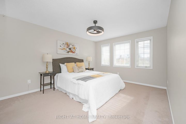Photo 12 at 107 Bernard Avenue, Fletcher's Creek South, Brampton