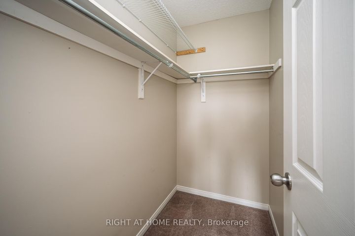 Photo 15 at 107 Bernard Avenue, Fletcher's Creek South, Brampton