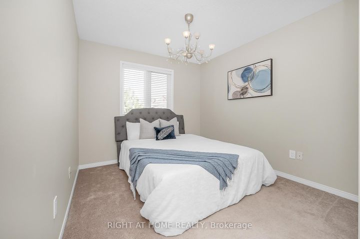 Photo 16 at 107 Bernard Avenue, Fletcher's Creek South, Brampton