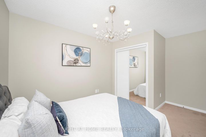 Photo 17 at 107 Bernard Avenue, Fletcher's Creek South, Brampton