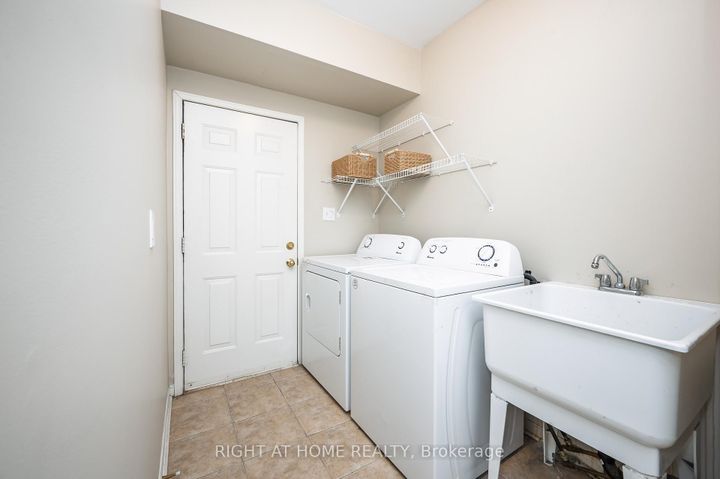 Photo 24 at 107 Bernard Avenue, Fletcher's Creek South, Brampton