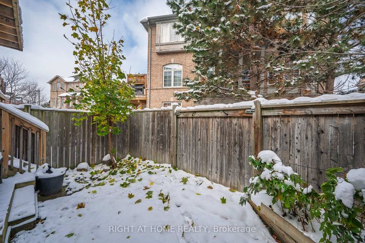 Photo 27 at 107 Bernard Avenue, Fletcher's Creek South, Brampton