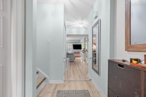 Photo 2 at 6 - 40 Castle Rock Drive, North Richvale, Richmond Hill