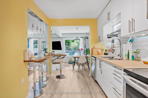 Photo 13 at 6 - 40 Castle Rock Drive, North Richvale, Richmond Hill