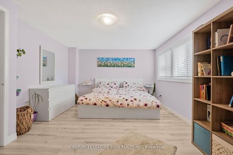 Photo 16 at 6 - 40 Castle Rock Drive, North Richvale, Richmond Hill