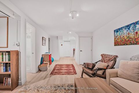 Photo 24 at 6 - 40 Castle Rock Drive, North Richvale, Richmond Hill